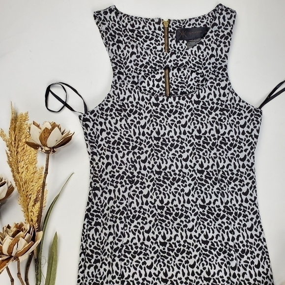 Kim Kardashian Blk Wht Animal BodyCon Dress M - Picture 7 of 12